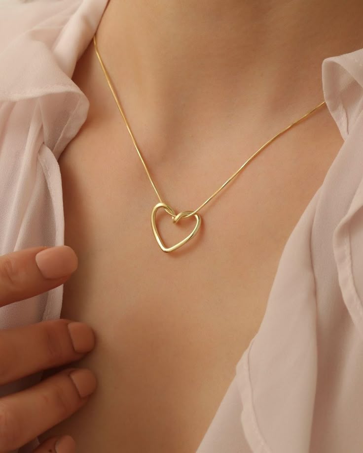 Minimal Heart Gold Necklace